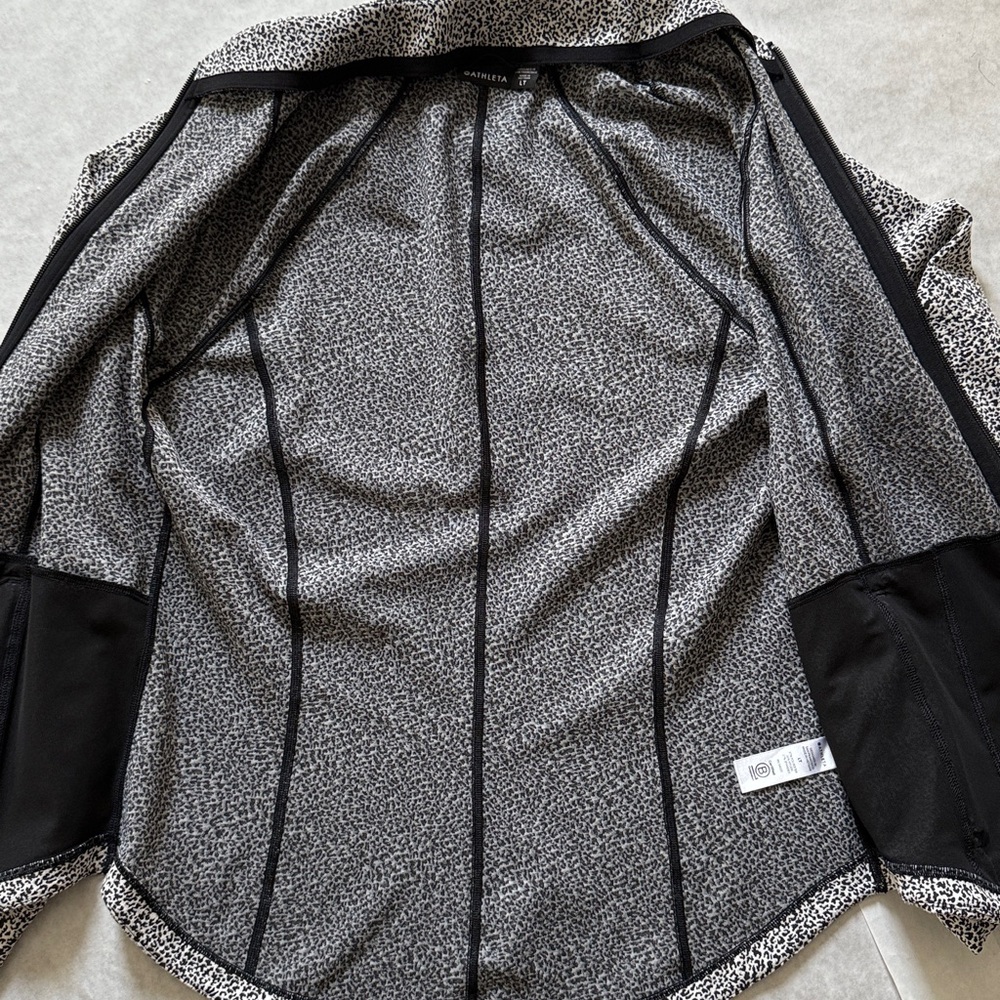 Athleta Salutation jacquard black and white athletic soft jacket with pockets - Picture 5 of 12